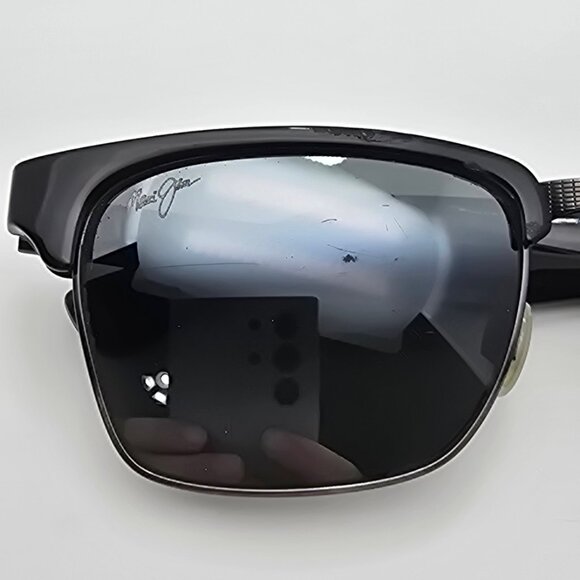 Maui Jim MJ-257-17C Kawika Black Frame Polarized Gray Gradient Lens Sunglasses - Picture 14 of 16